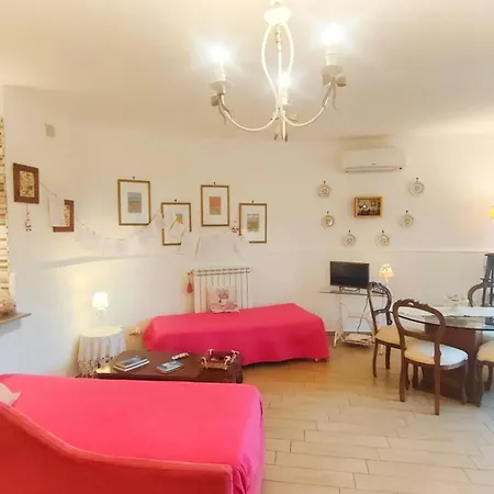펜션 Amorevole Con Terrazza E Doccia Esterna *
