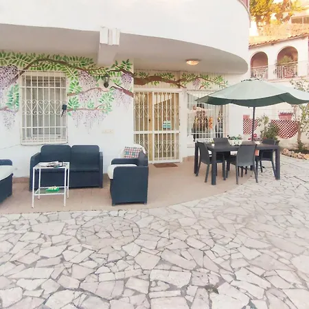 Prázdninový dům Amorevole Con Terrazza E Parcheggio Privato Pozzuoli