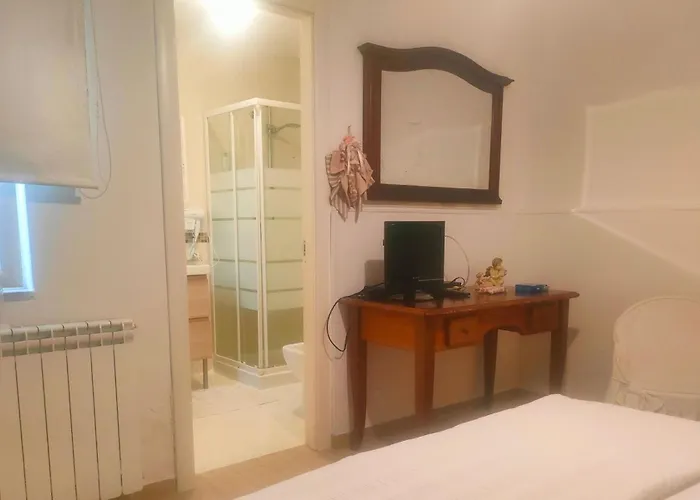 Amorevole Con Terrazza E Parcheggio Privato * يوتْسْوولْ